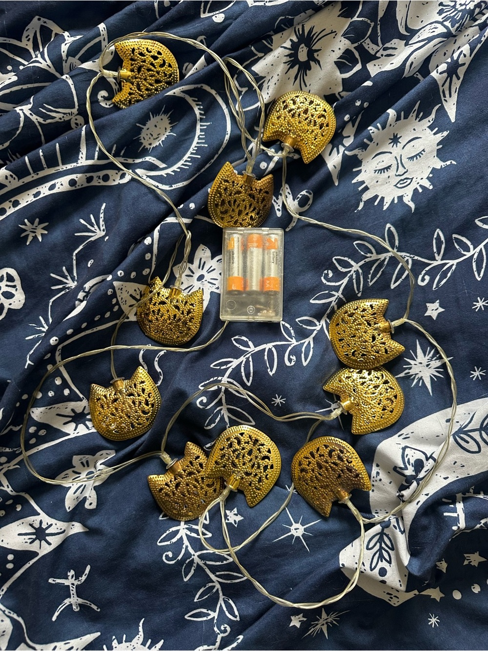 Cat Lady 6 ft. Metallic Gold Cat String Lights